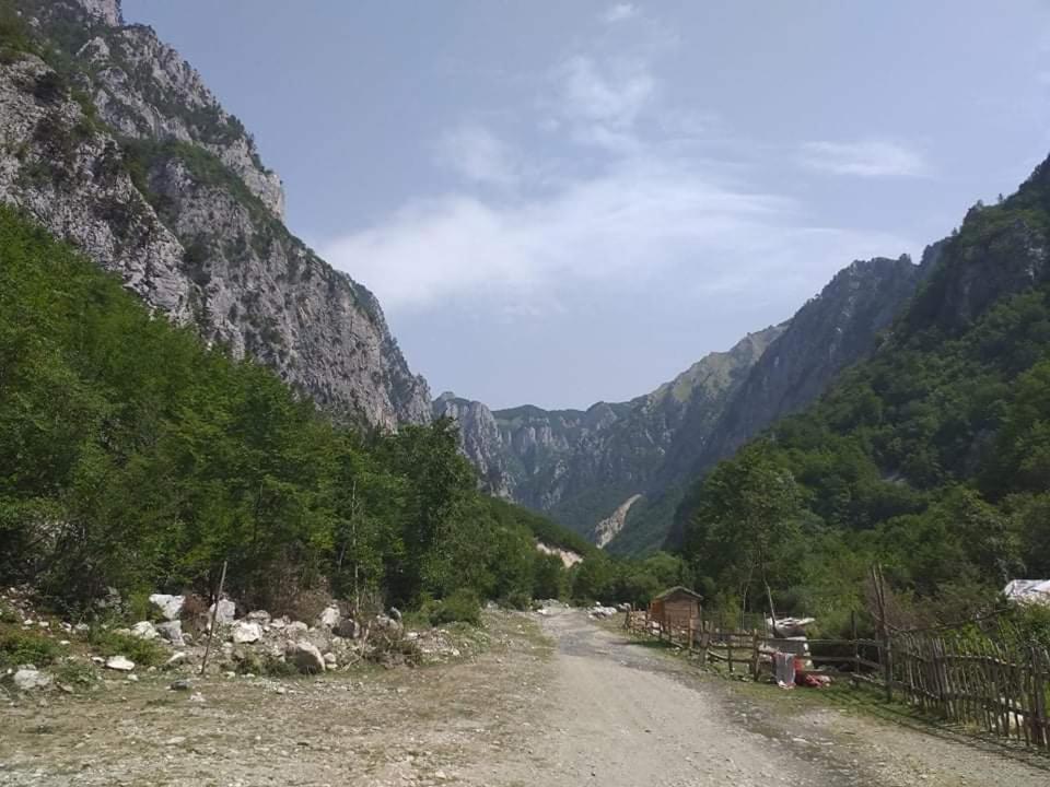 Bujtina 2 Hotel Valbone Exterior foto